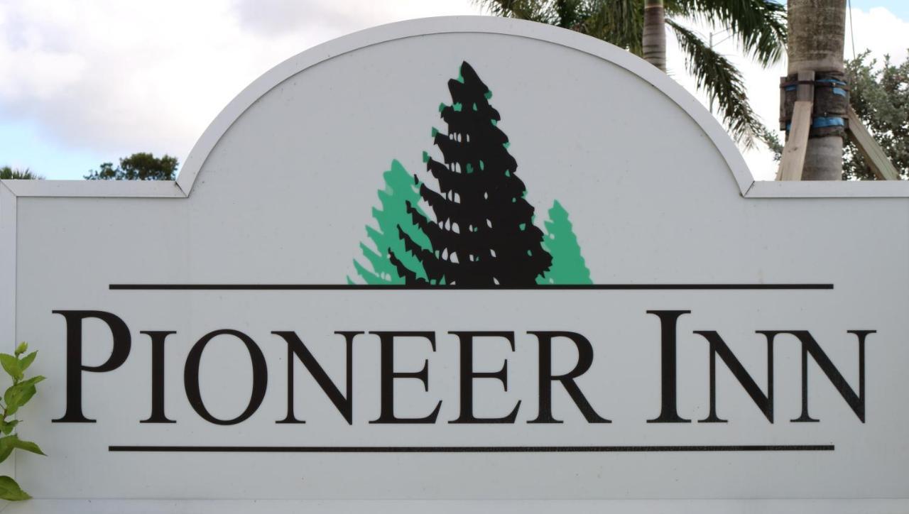 Pioneer Inn Royal Palm Beach Buitenkant foto