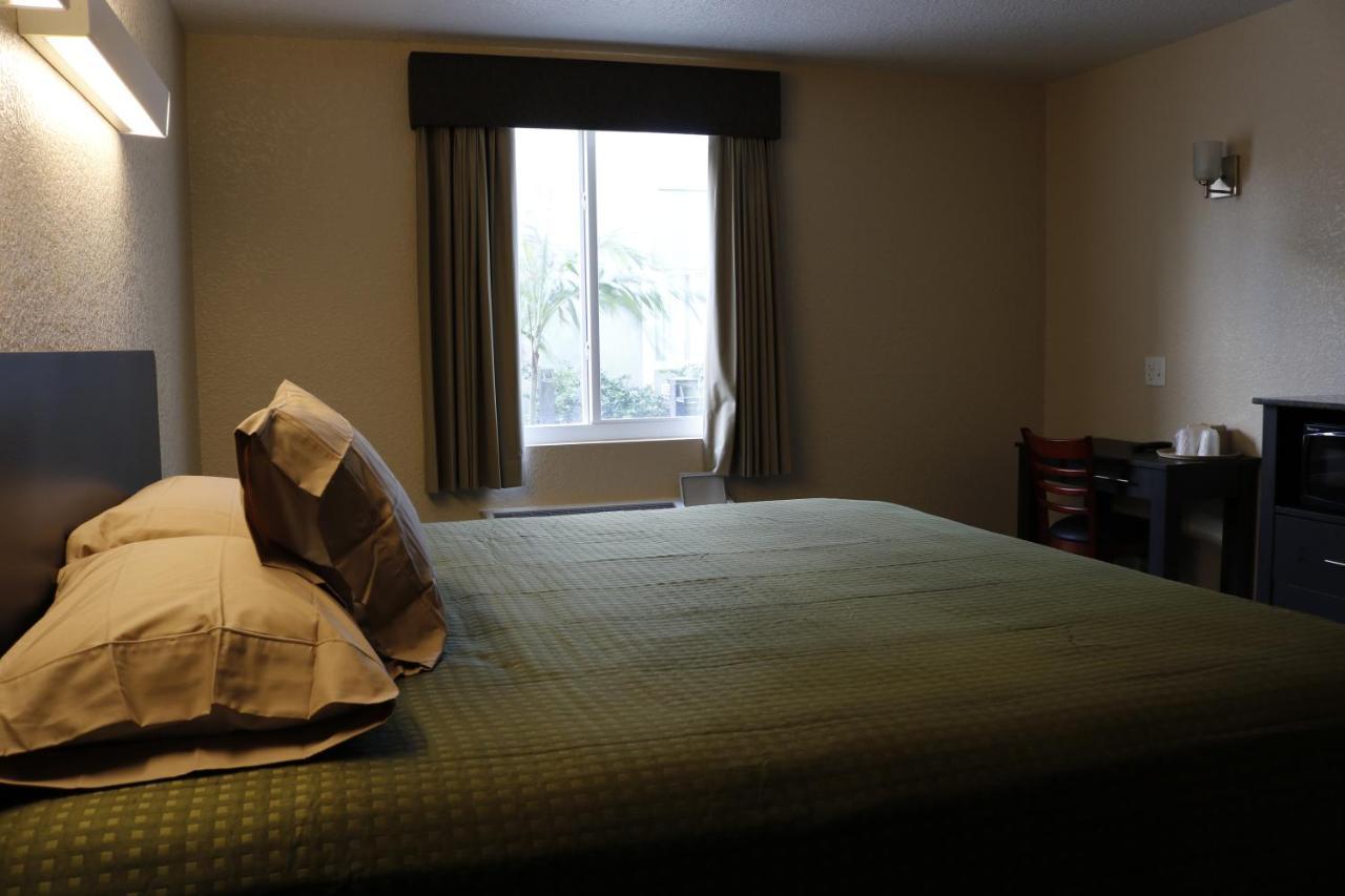 Pioneer Inn Royal Palm Beach Buitenkant foto